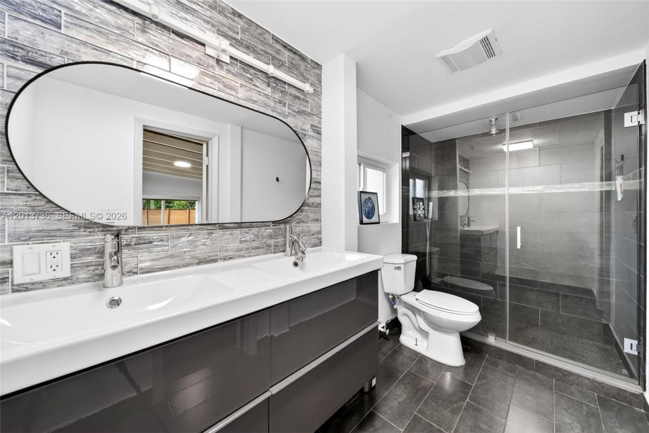 11665 W Biscayne Canal Rd , Miami, FL 33161 Photo