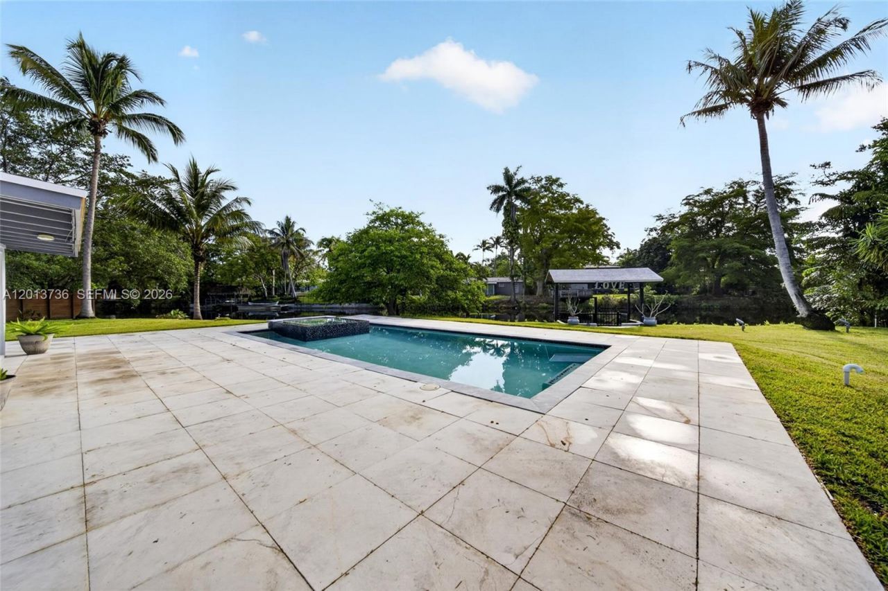 11665 W Biscayne Canal Rd , Miami, FL 33161 Photo