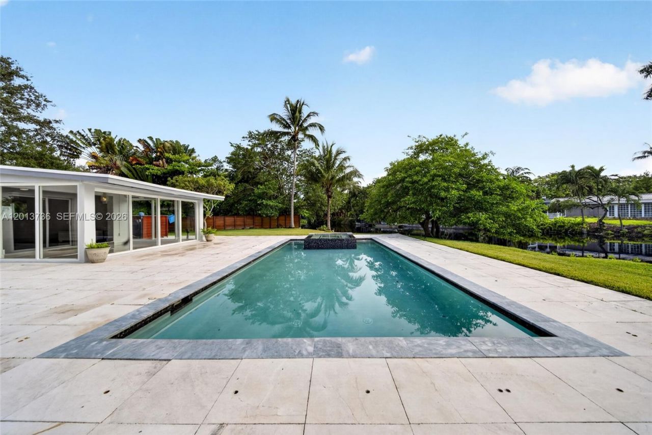 11665 W Biscayne Canal Rd , Miami, FL 33161 Photo