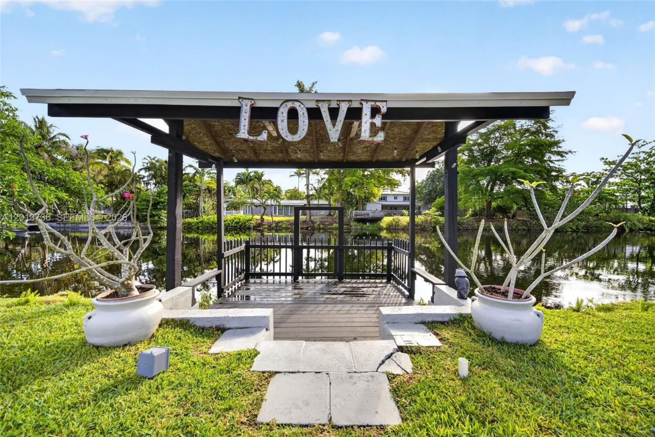 11665 W Biscayne Canal Rd , Miami, FL 33161 Photo
