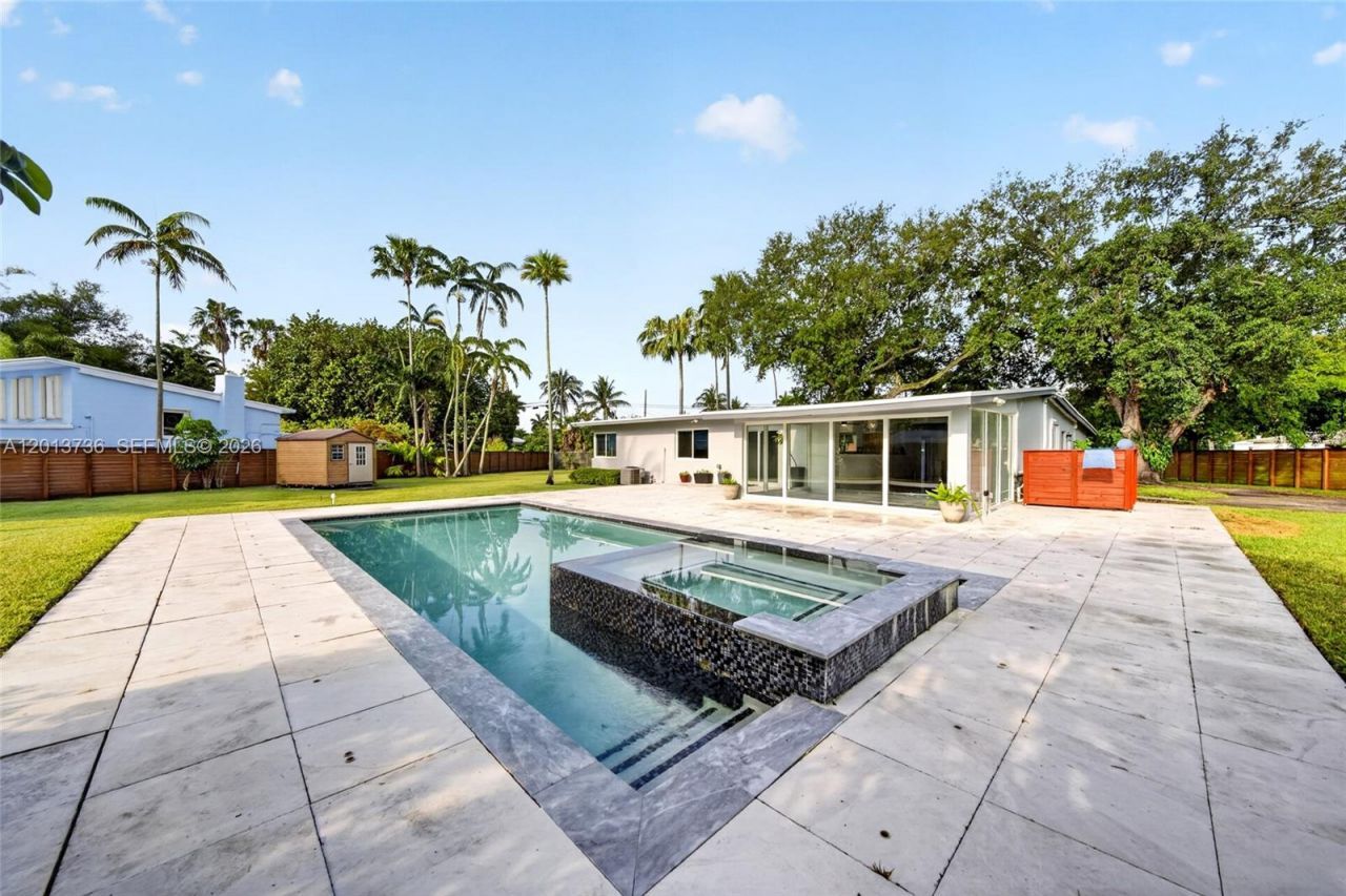 11665 W Biscayne Canal Rd , Miami, FL 33161 Photo