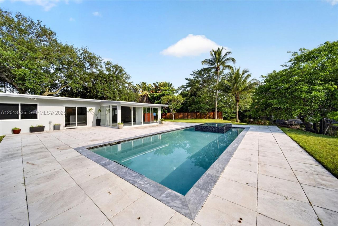11665 W Biscayne Canal Rd , Miami, FL 33161 Photo