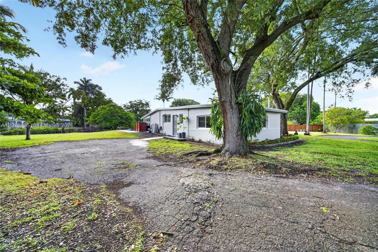 11665 W Biscayne Canal Rd , Miami, FL 33161 Photo