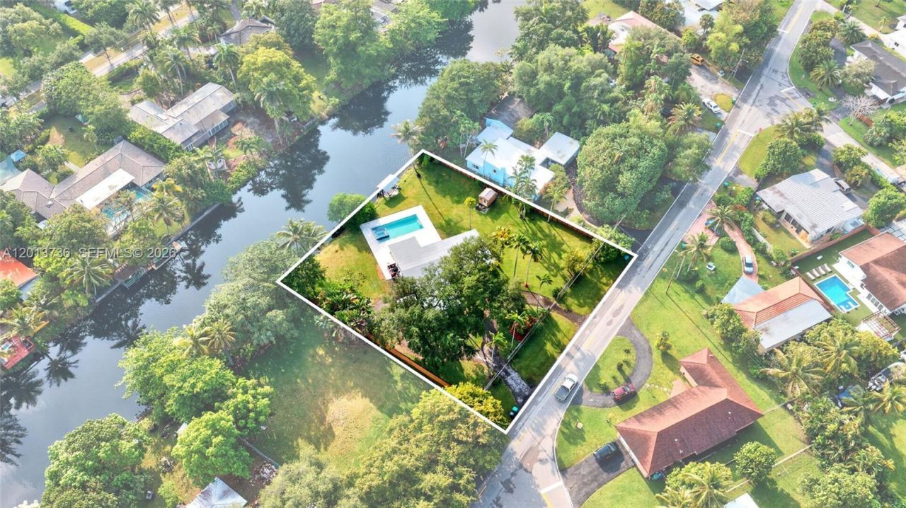 11665 W Biscayne Canal Rd , Miami, FL 33161 Photo