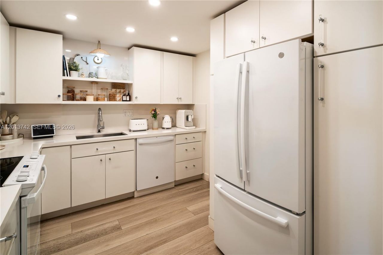 Please Call For Address, Unit 501, Key Biscayne, FL 33149 Photo
