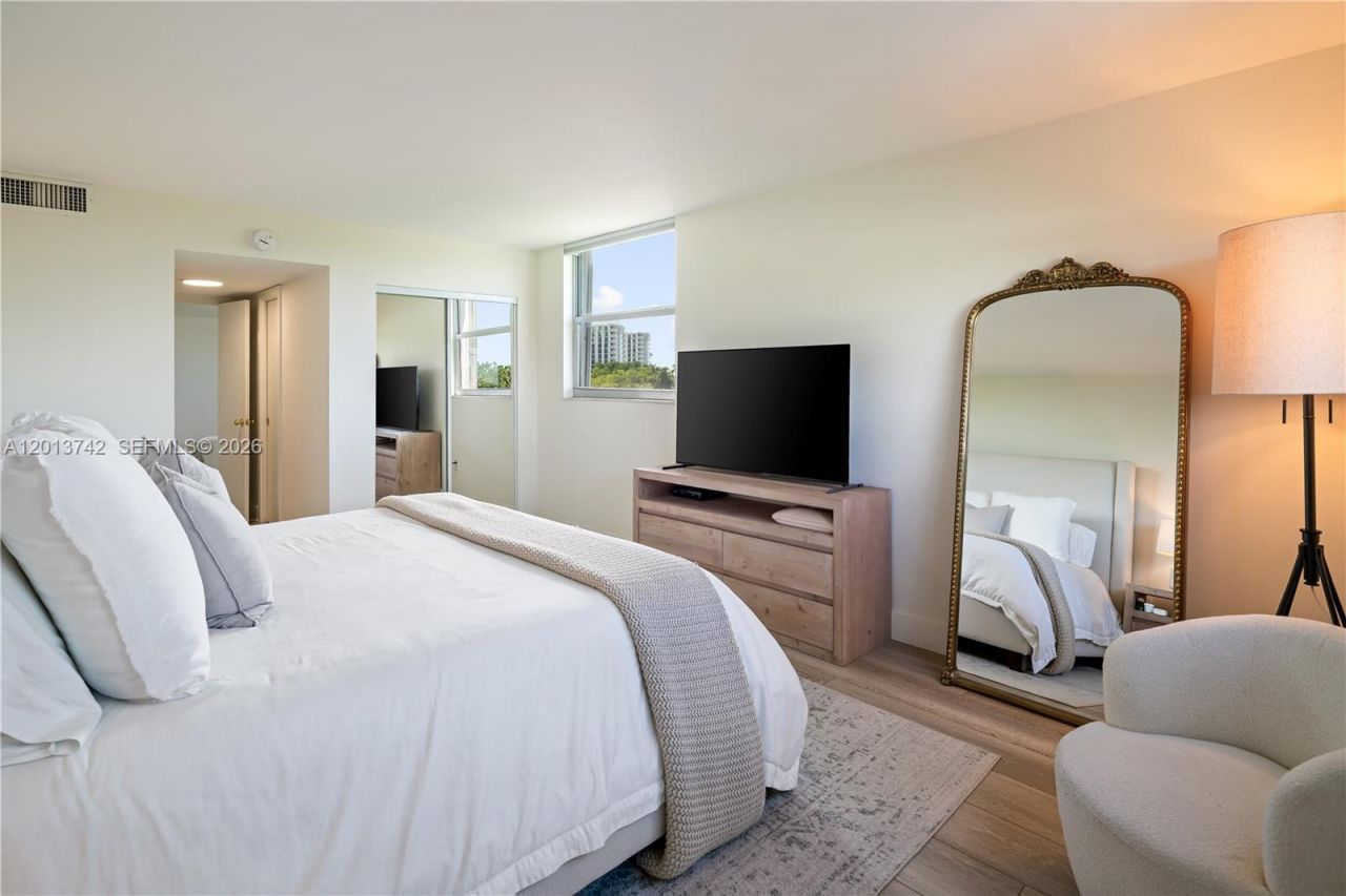 Please Call For Address, Unit 501, Key Biscayne, FL 33149 Photo