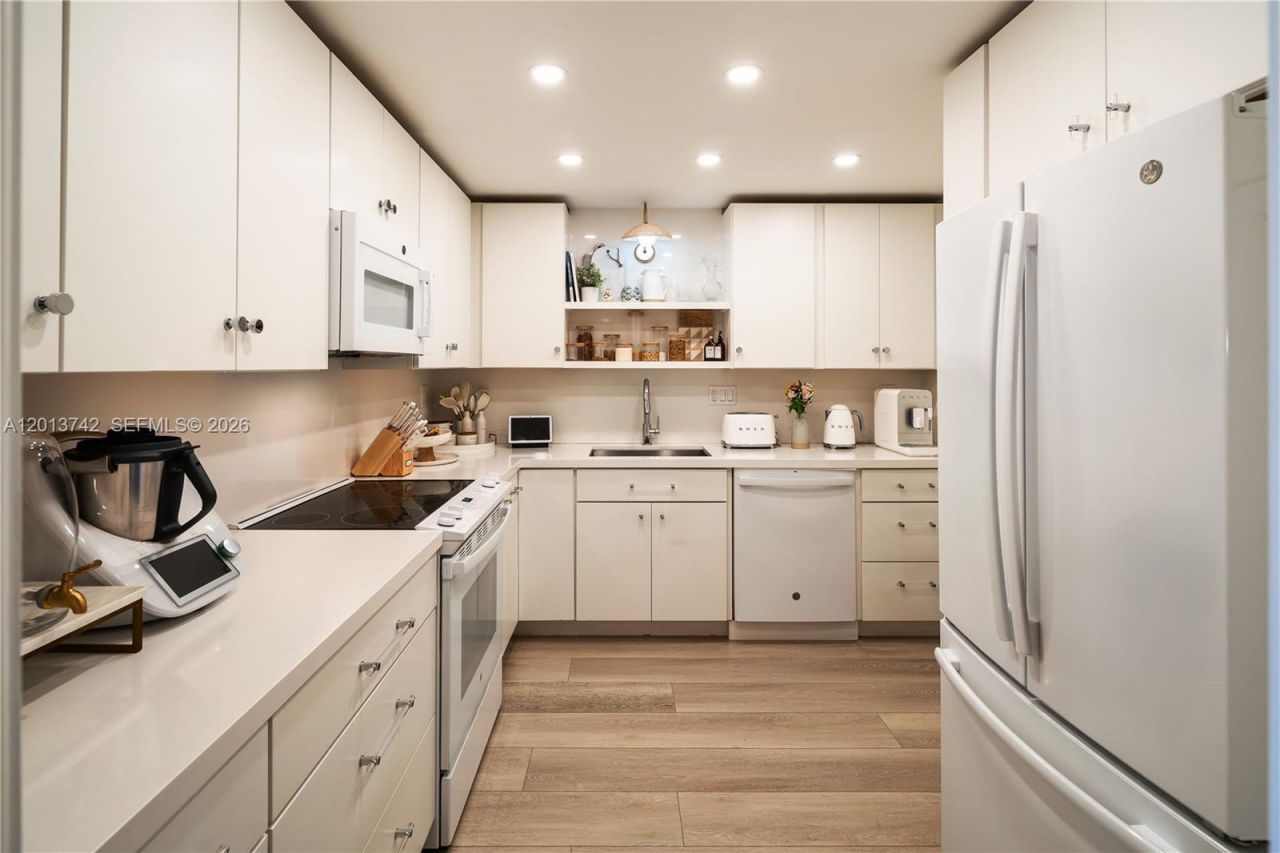 Please Call For Address, Unit 501, Key Biscayne, FL 33149 Photo
