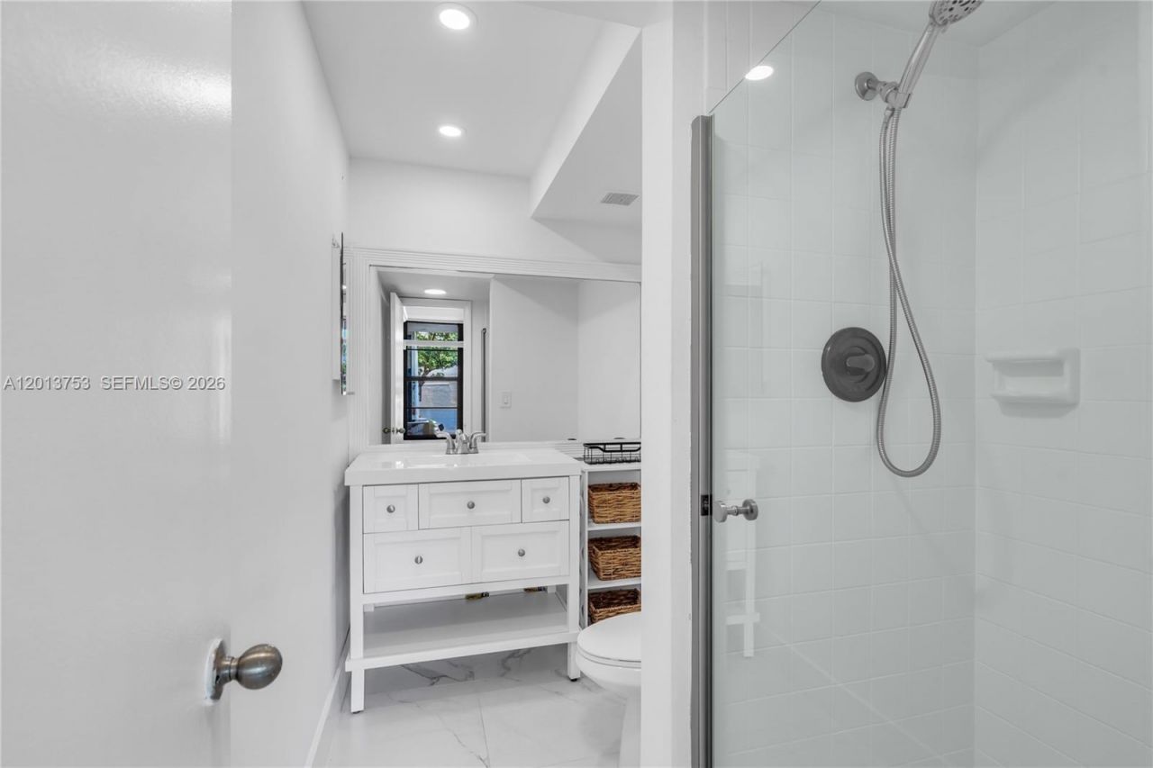 12 Royal Palm Way , Unit 103, Boca Raton, FL 33432 Photo