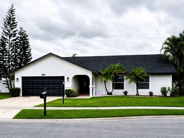 8444 Linden Way, Greenacres, FL 33467