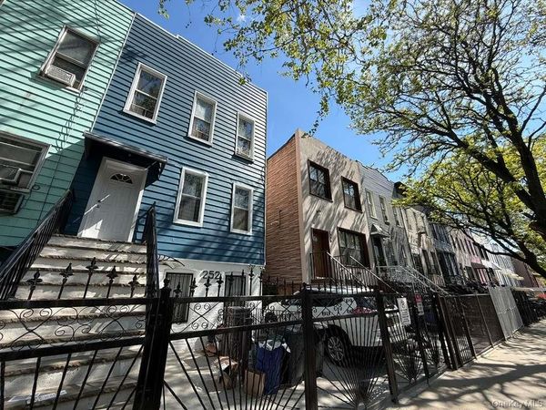 252 Woodbine Street , Brooklyn, NY 11221