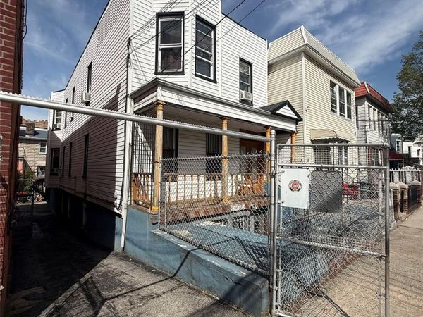 1129 Beach Avenue , Bronx, NY 10472