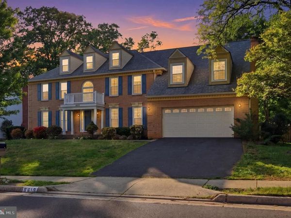 8619 OAK CHASE CIRCLE, FAIRFAX STATION, VA 22039