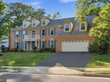 8619 OAK CHASE CIRCLE, FAIRFAX STATION, VA 22039