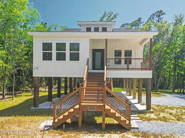 1225 Taranto Street, Waveland, MS 39576
