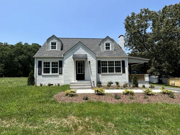 810 W Lincoln St , Tullahoma, TN 37388
