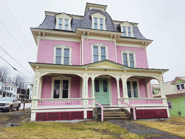 10 School Street, Richford, VT 05476
