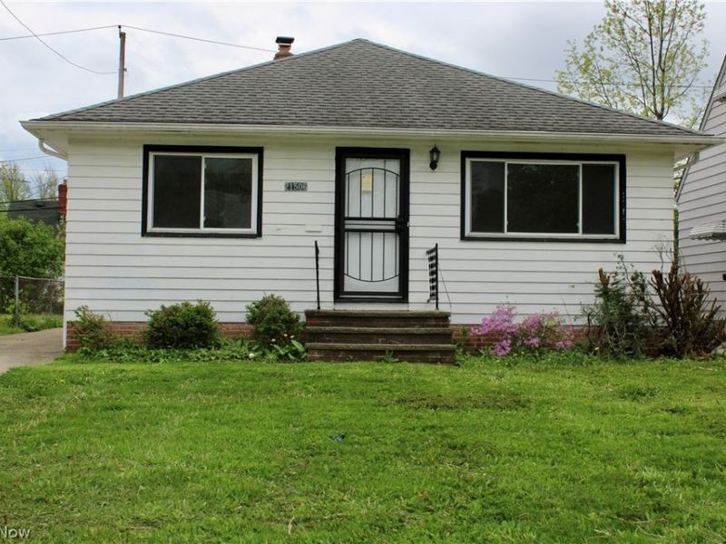 21506 Kenyon Street, Maple Heights, OH 44137 Photo 2