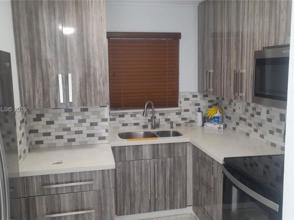 310 Fontainebleau Blvd, Unit 203, Miami, FL 33172