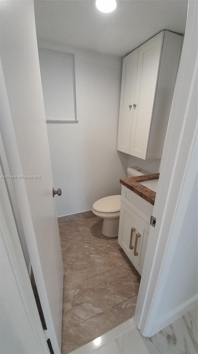 310 Fontainebleau Blvd, Unit 203, Miami, FL 33172 Photo
