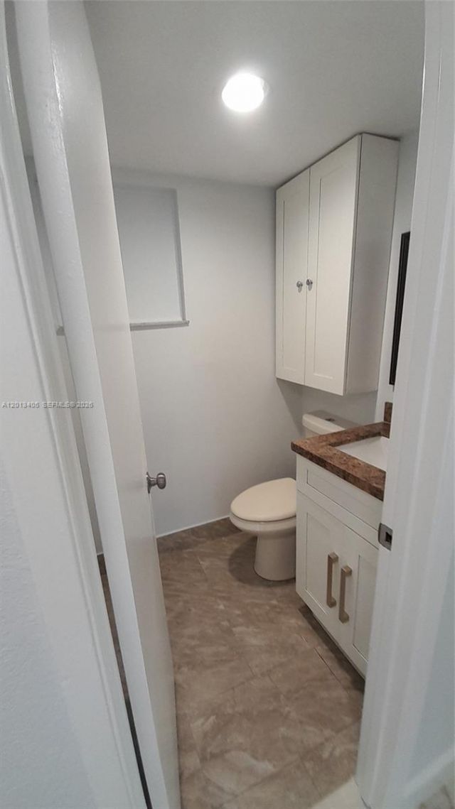 310 Fontainebleau Blvd, Unit 203, Miami, FL 33172 Photo