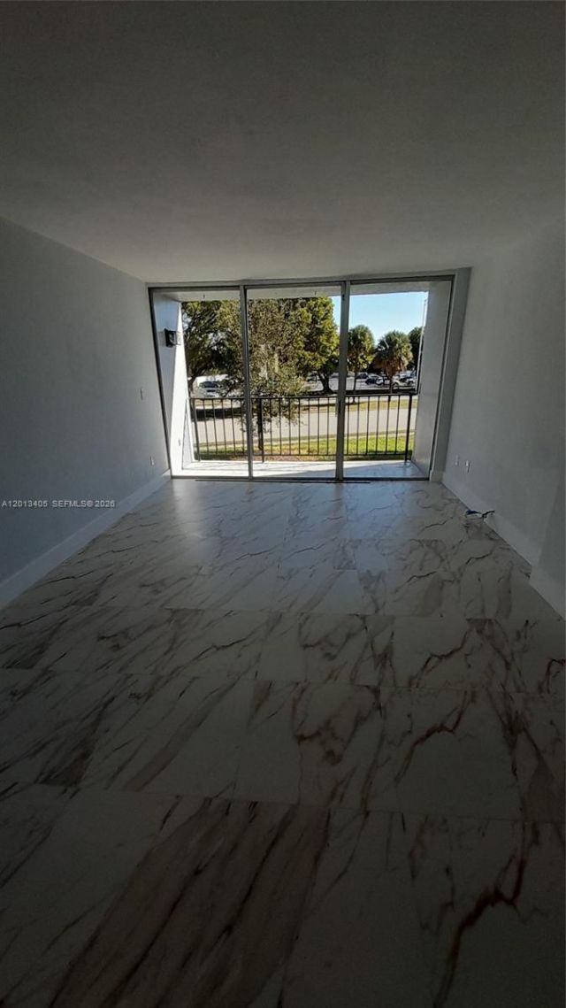 310 Fontainebleau Blvd, Unit 203, Miami, FL 33172 Photo