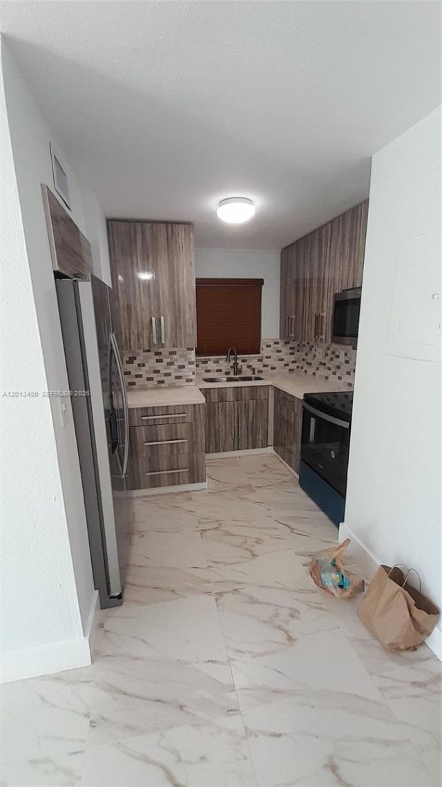 310 Fontainebleau Blvd, Unit 203, Miami, FL 33172 Photo