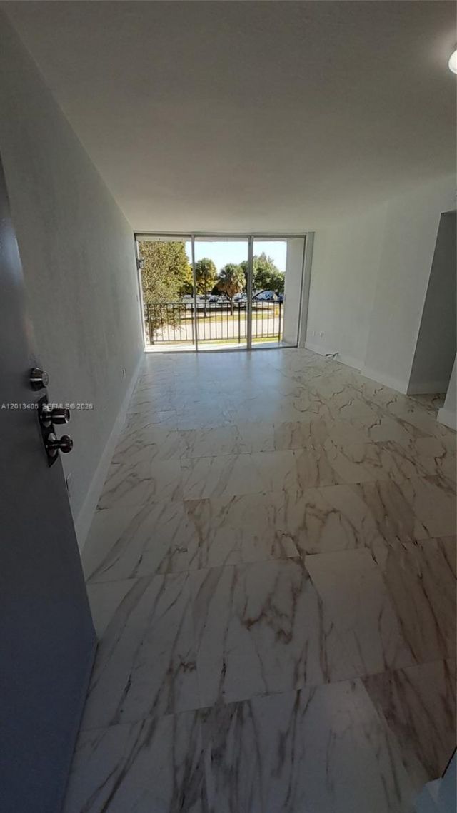 310 Fontainebleau Blvd, Unit 203, Miami, FL 33172 Photo
