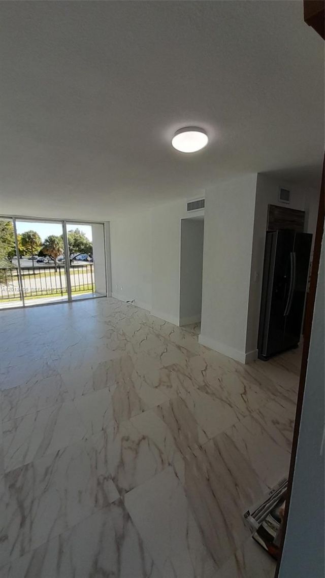 310 Fontainebleau Blvd, Unit 203, Miami, FL 33172 Photo