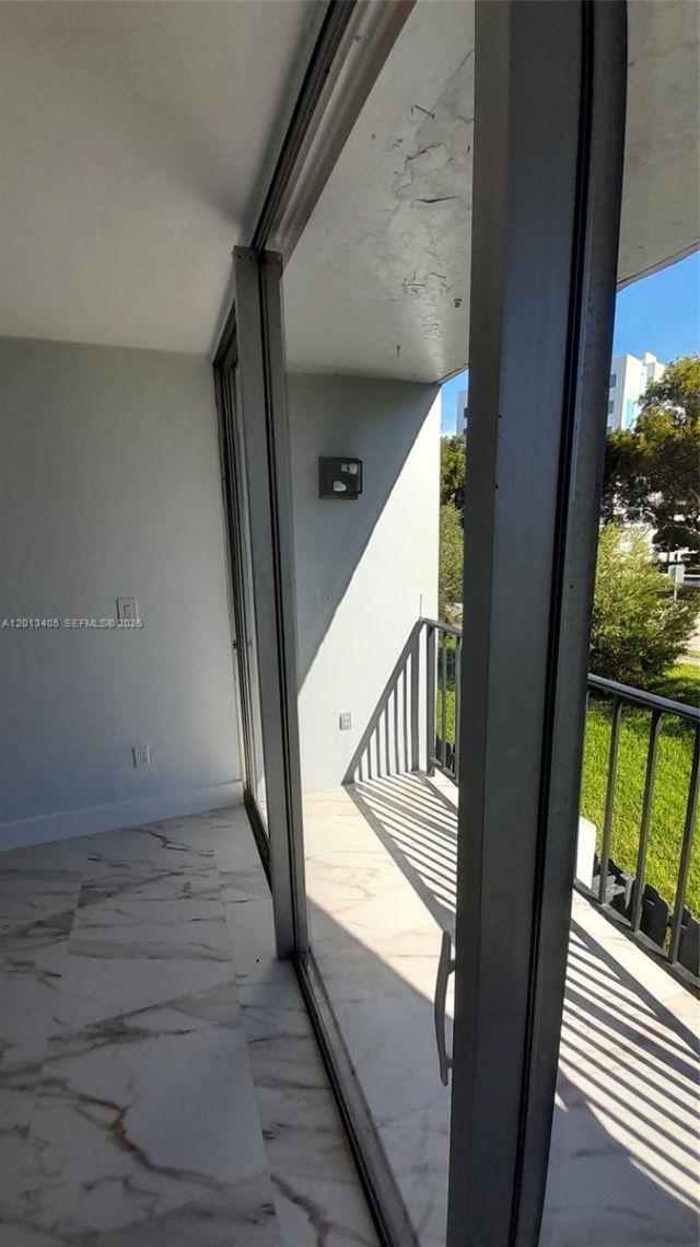 310 Fontainebleau Blvd, Unit 203, Miami, FL 33172 Photo