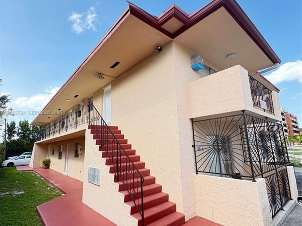 6373 SW 8th St , Unit 5, Miami, FL 33144