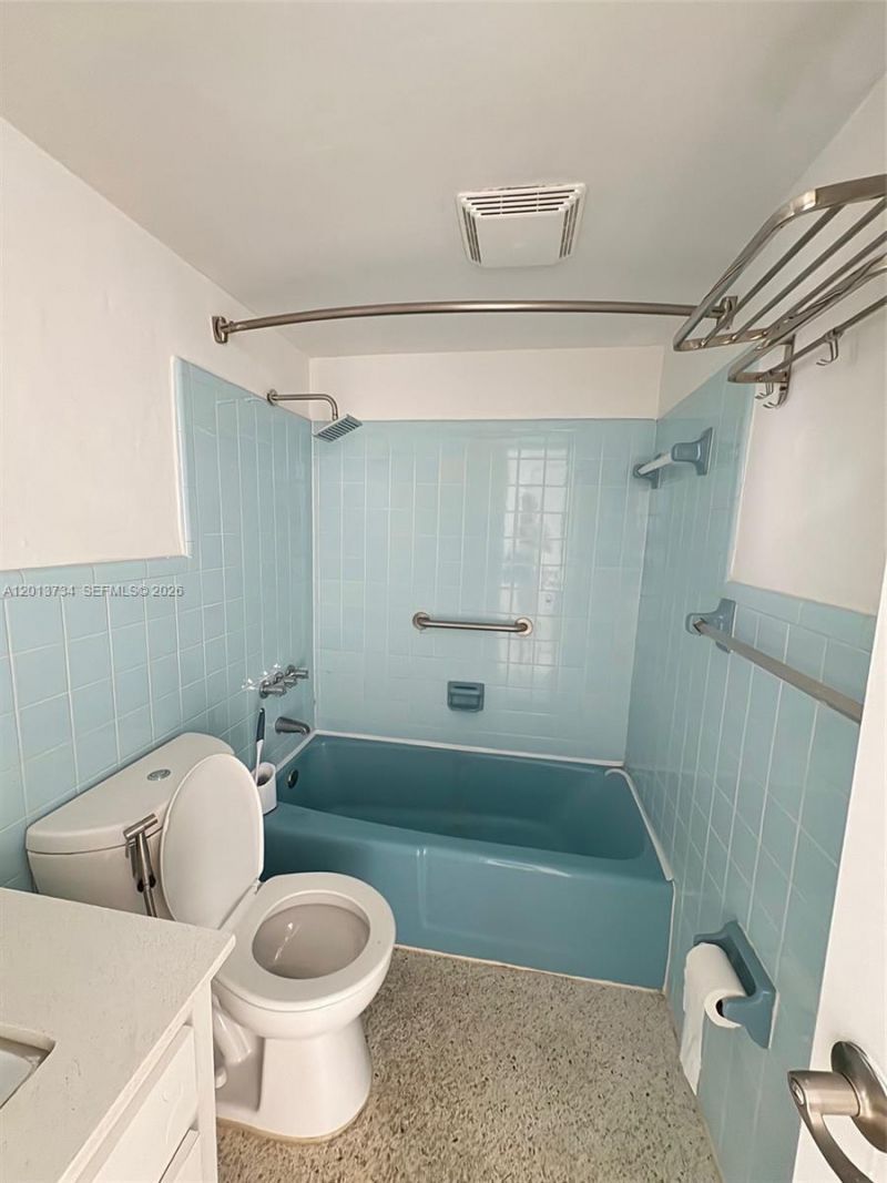 6373 SW 8th St , Unit 5, Miami, FL 33144 Photo