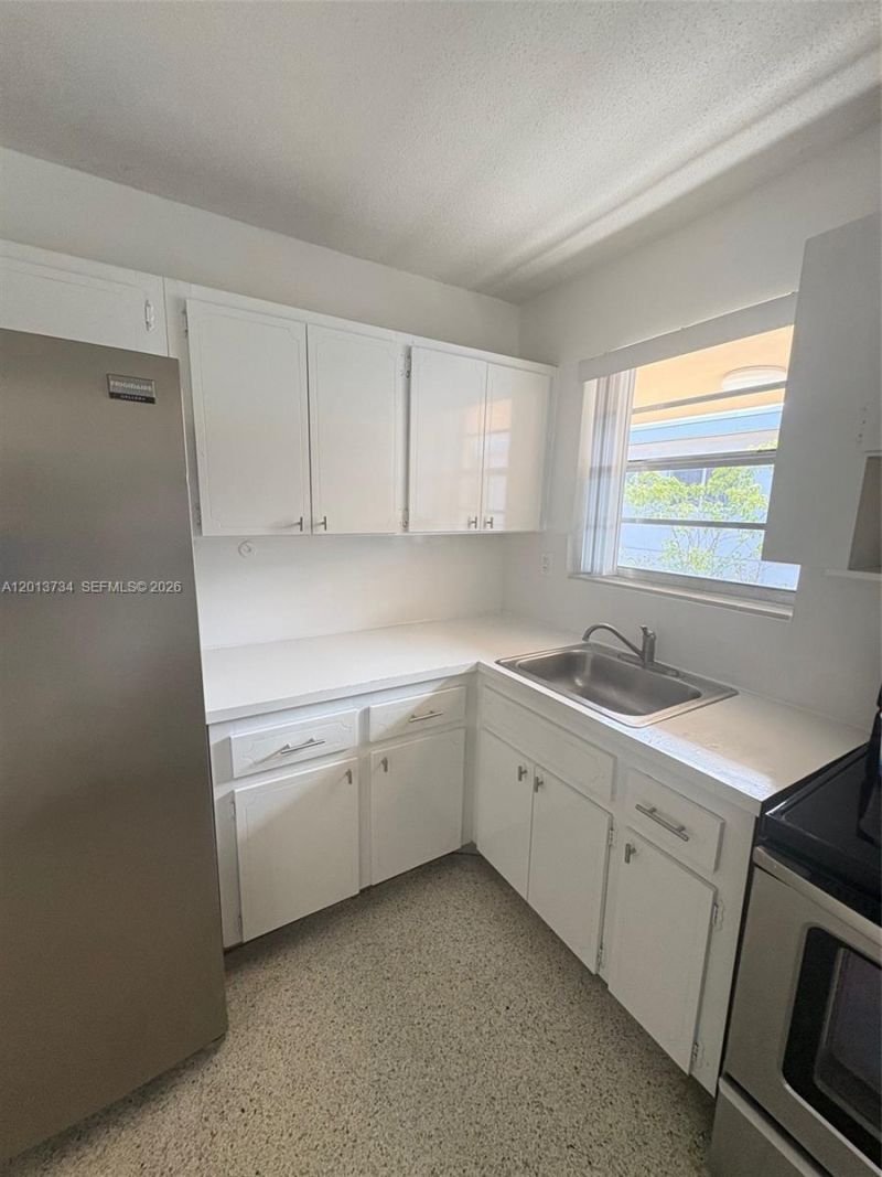 6373 SW 8th St , Unit 5, Miami, FL 33144 Photo