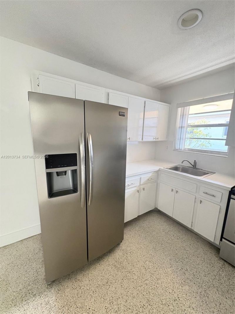 6373 SW 8th St , Unit 5, Miami, FL 33144 Photo
