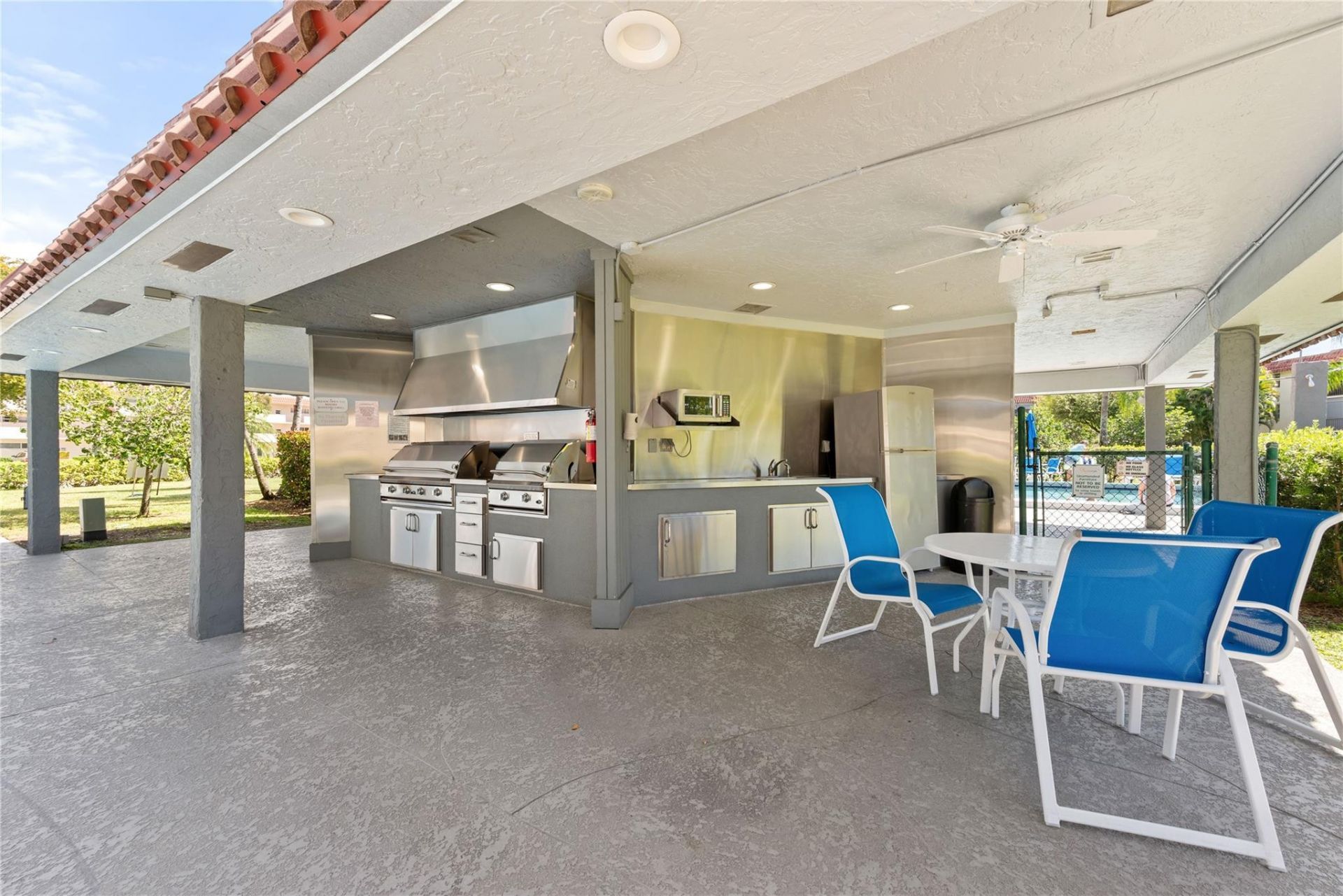 9420 S Hollybrook Lake Drive, Unit 109, Pembroke Pines, FL 33025 Photo