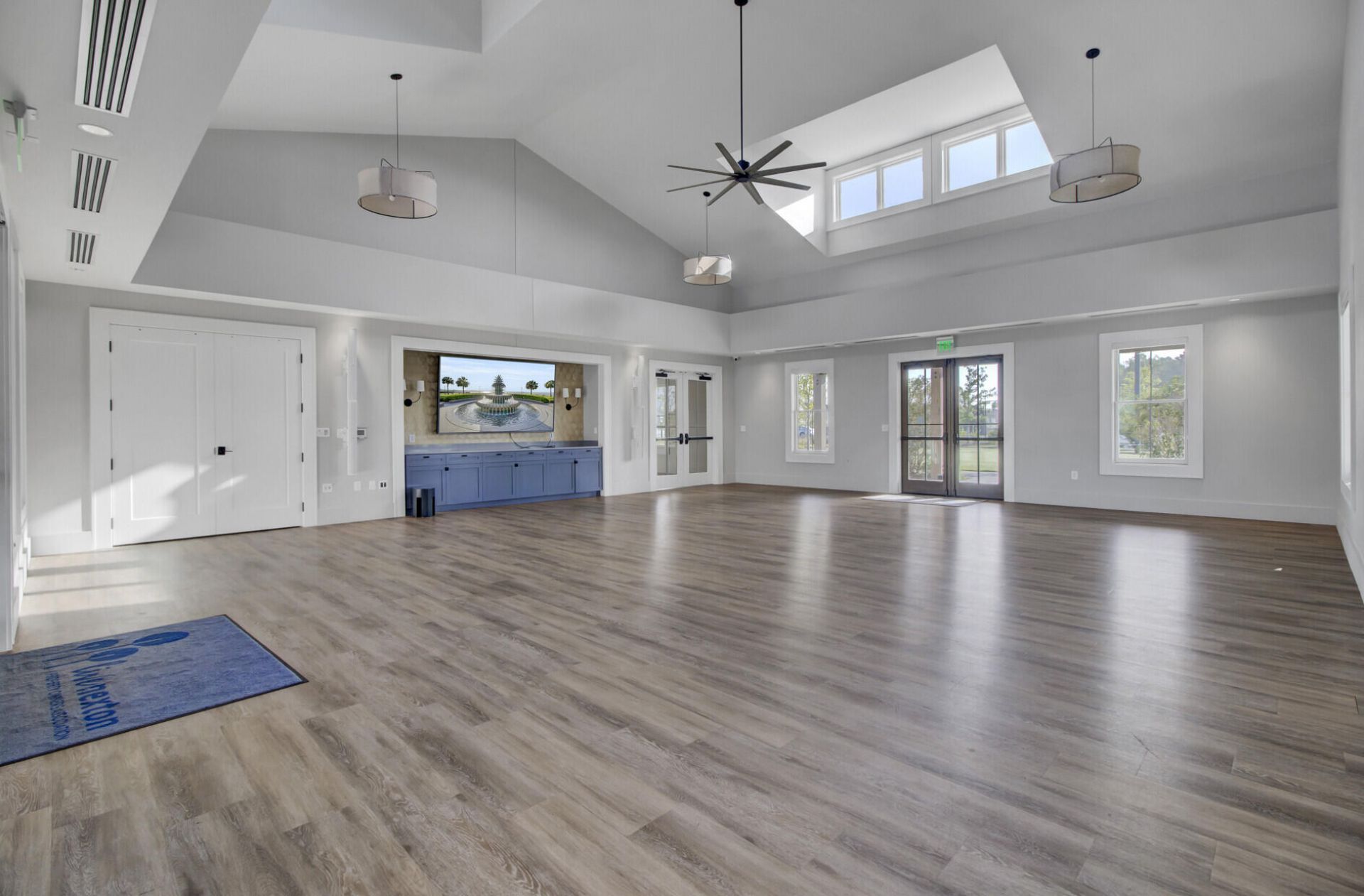 163 Clearblue Loop Photo 54