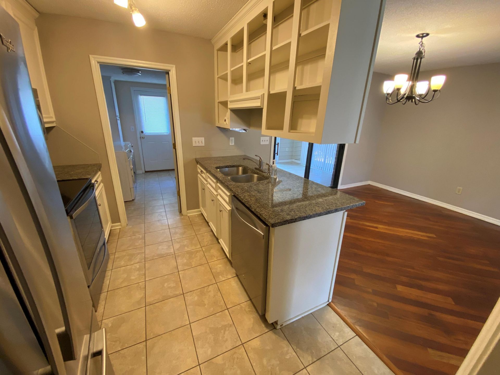 985 Bay Tree Circle Photo 10