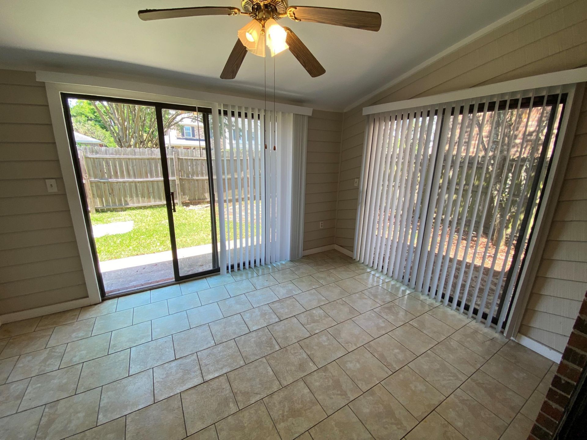 985 Bay Tree Circle Photo 12