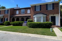 985 Bay Tree Circle photo 4