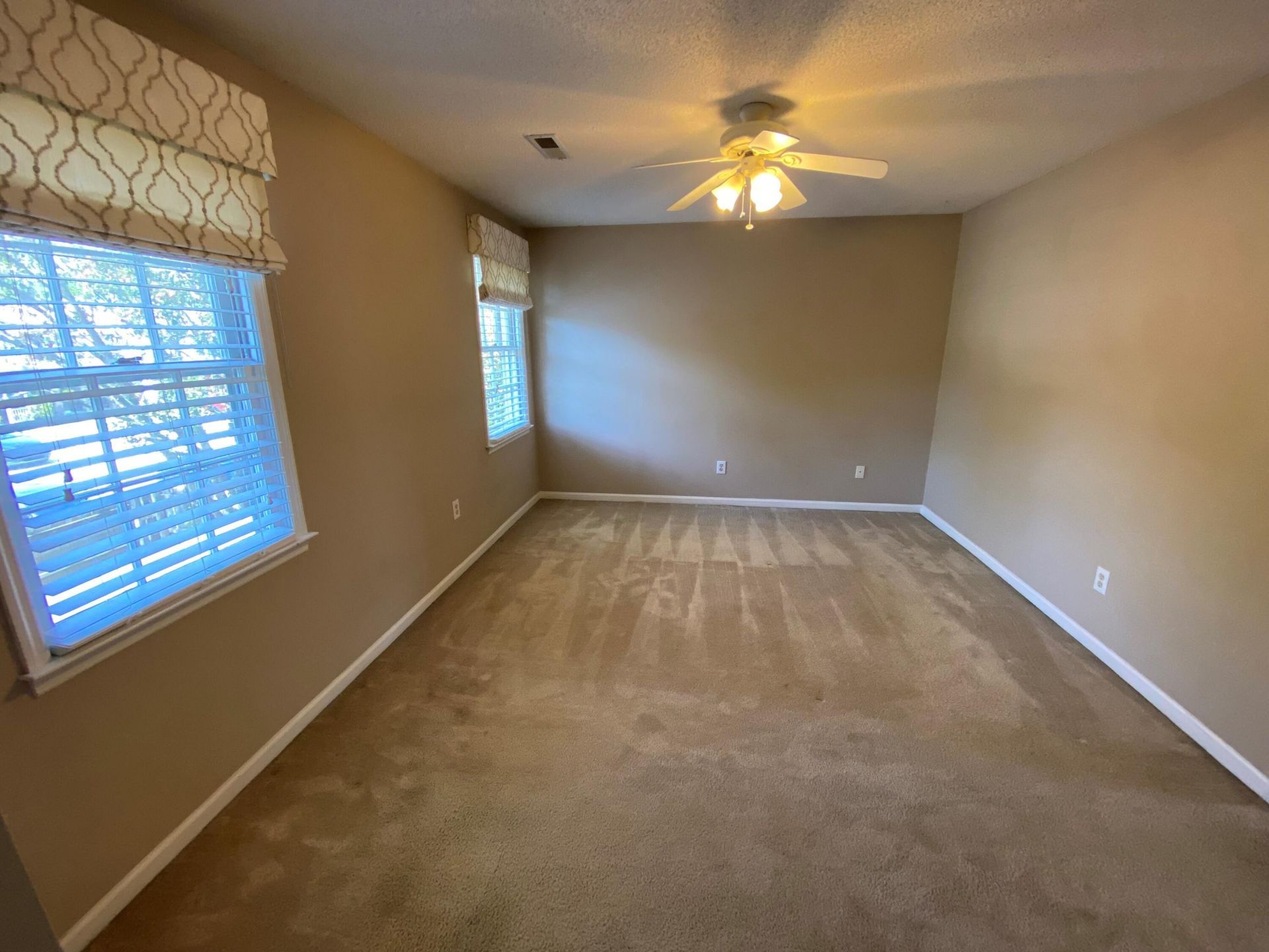 985 Bay Tree Circle Photo 20