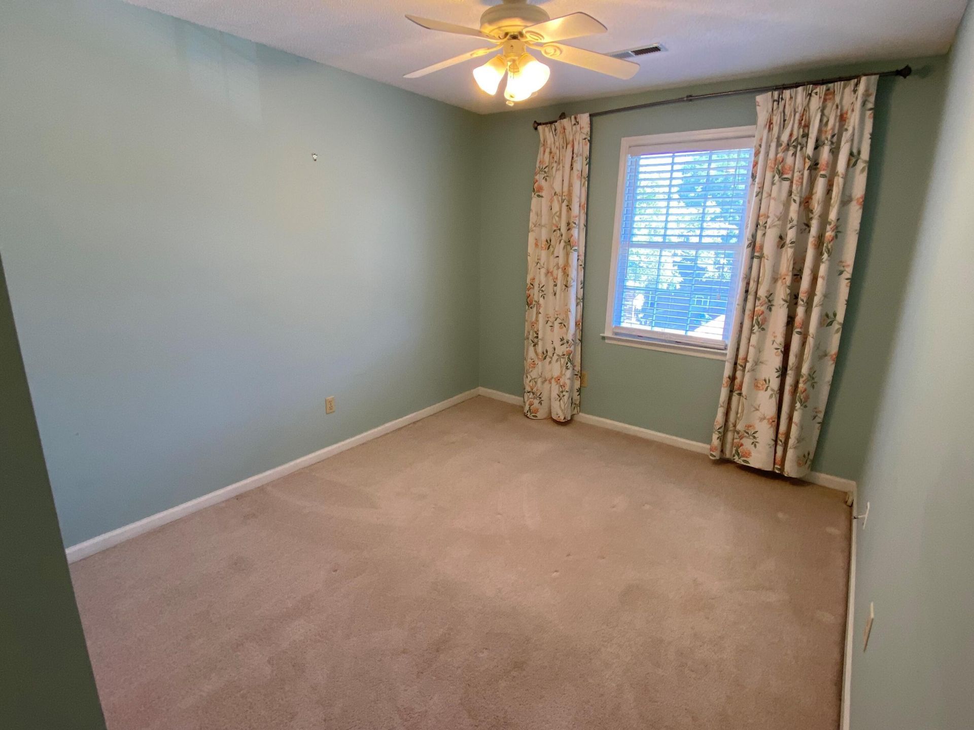 985 Bay Tree Circle Photo 23
