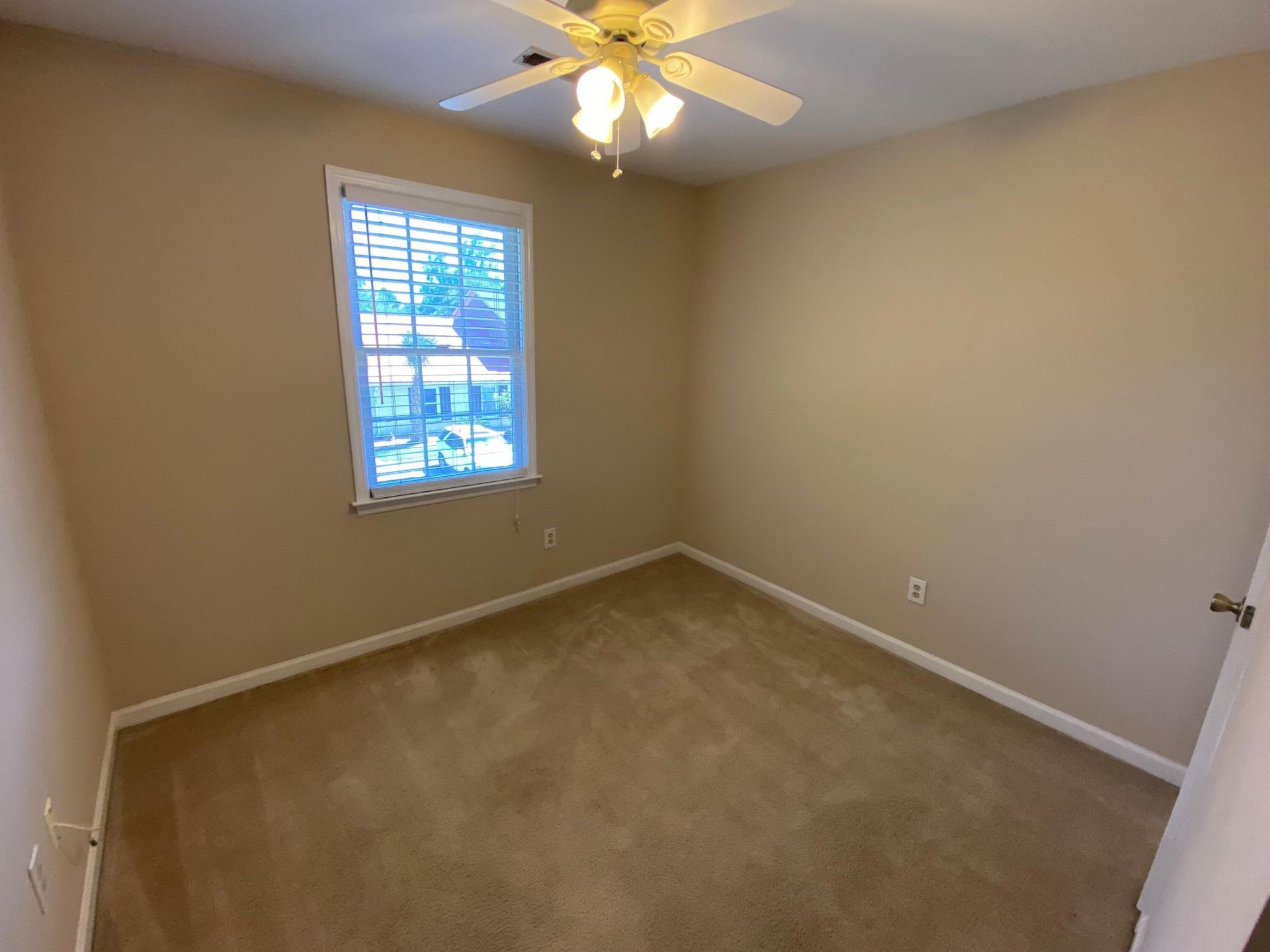 985 Bay Tree Circle Photo 24