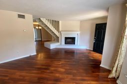 985 Bay Tree Circle photo 4
