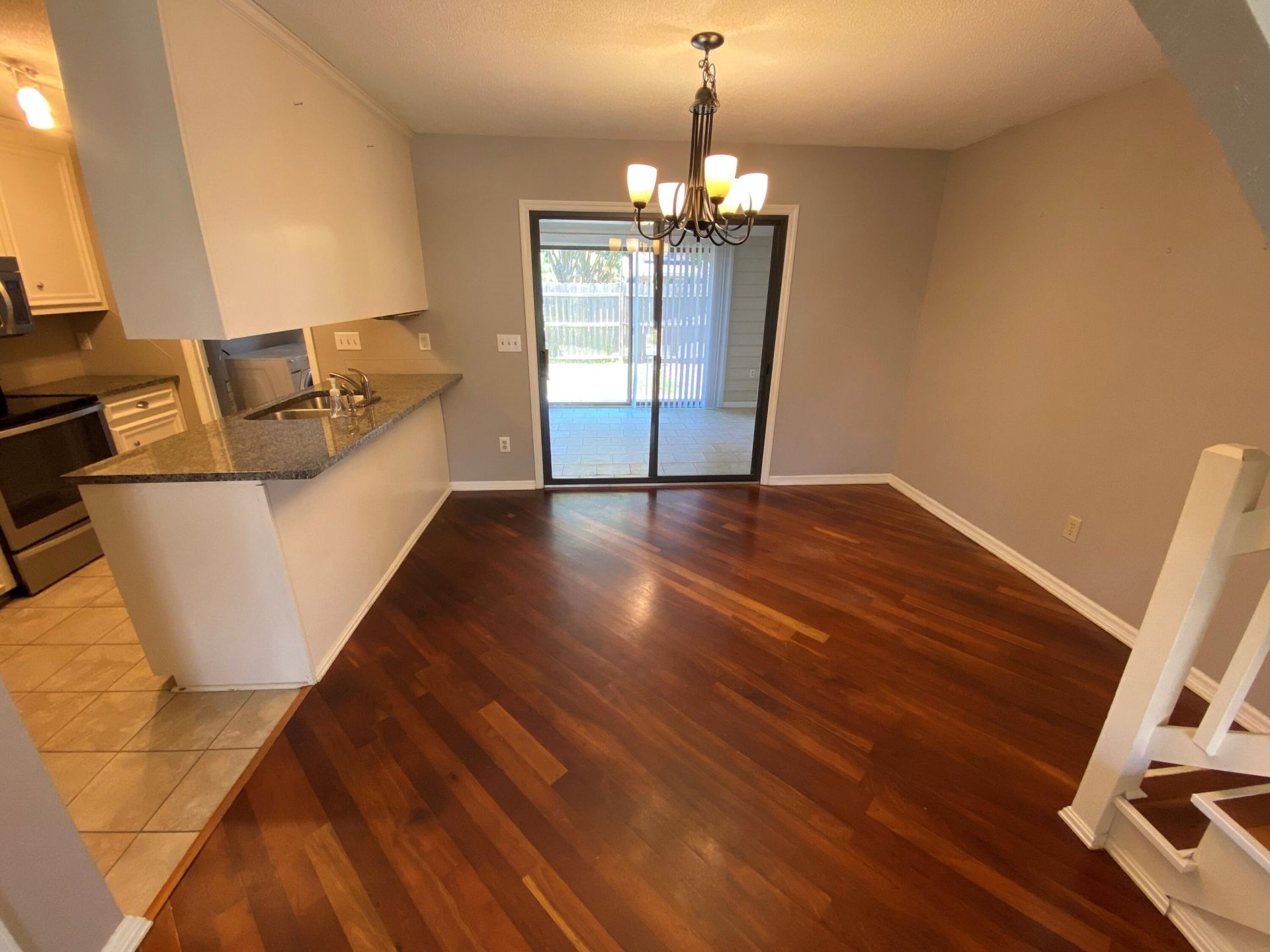 985 Bay Tree Circle Photo 6