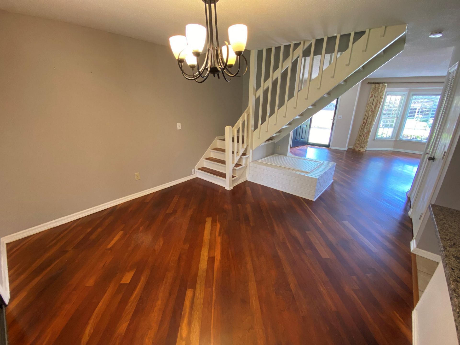 985 Bay Tree Circle Photo 7