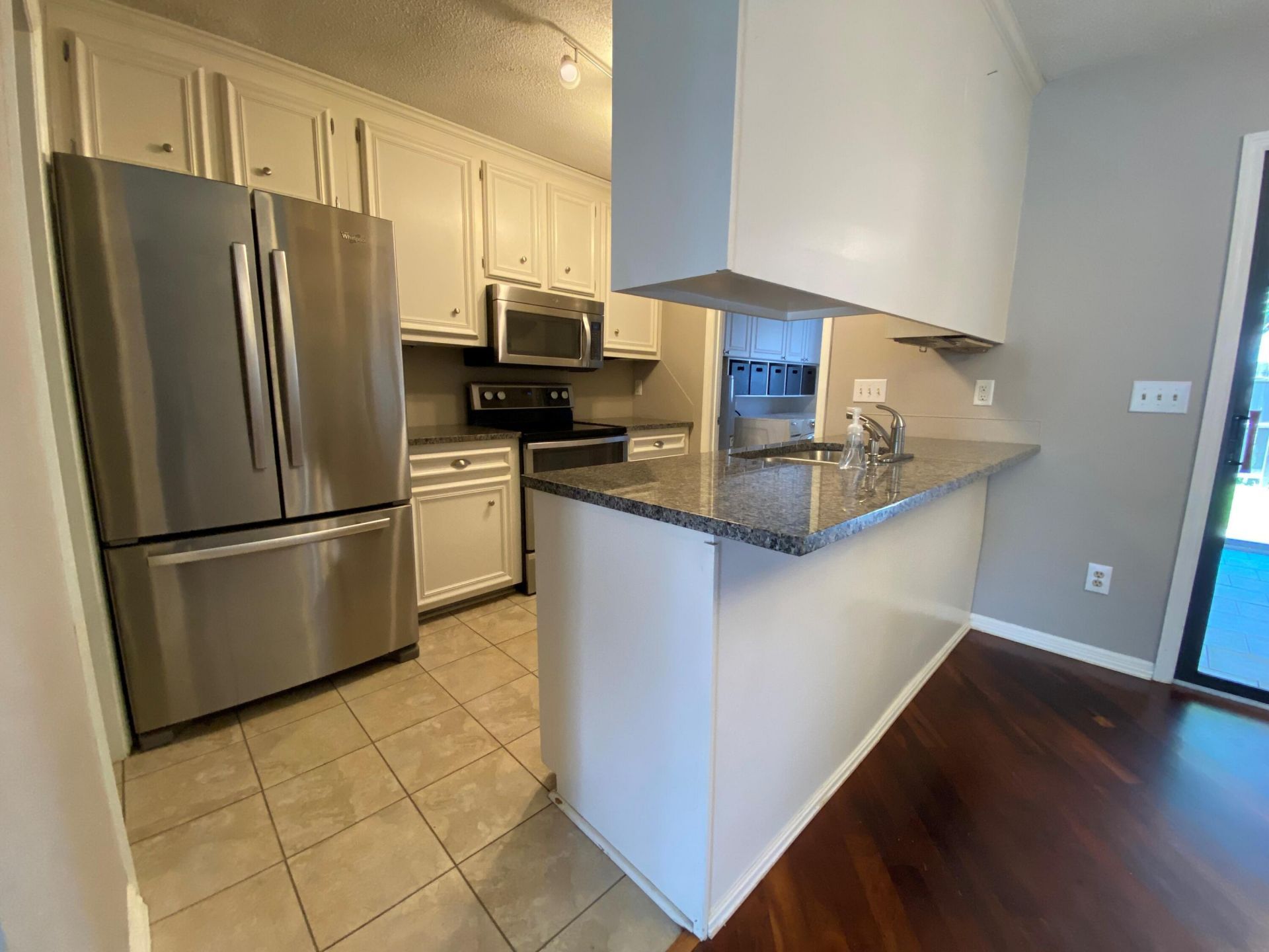 985 Bay Tree Circle Photo 8