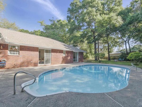 5708 Bentley Cir, Milton, FL 32570