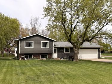 1710 River Road, Windom, MN 56101