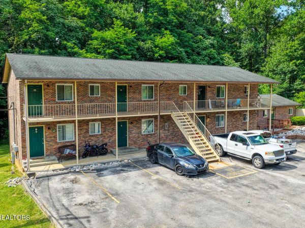 2812 Daybreak Way, Strawberry Plains, TN 37871