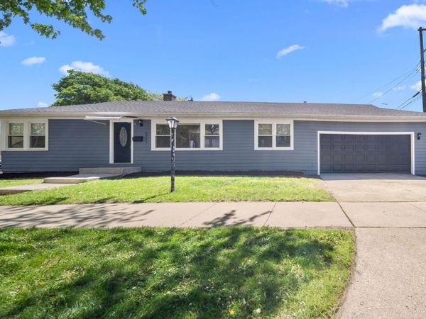 6207 W Eastwood Avenue , Chicago, IL 60630