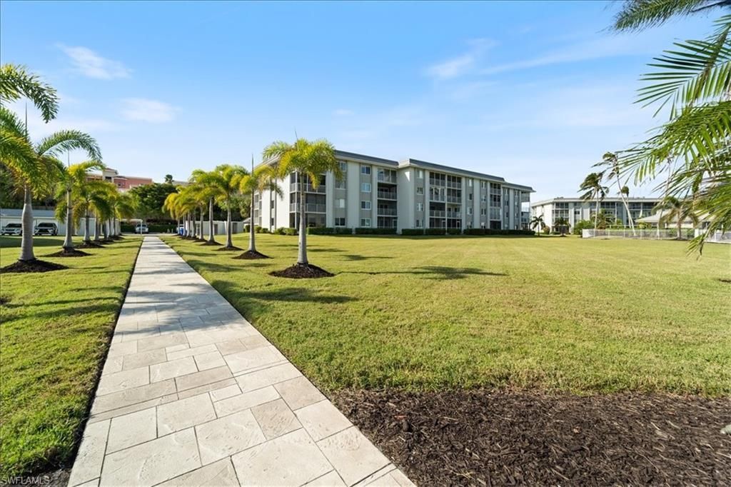 307 Goodlette-frank Rd S, Unit B202, Naples, FL 34102 Photo